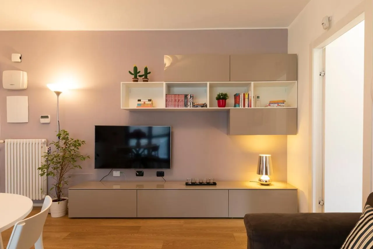 Apartment Navigli Stylish Home Milan