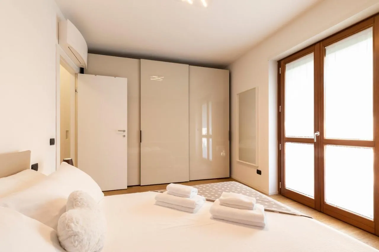 Apartment Navigli Stylish Home Milan