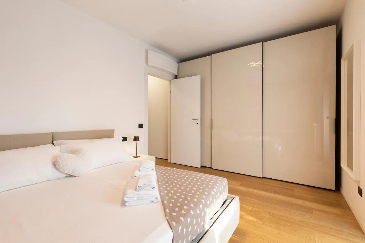 Apartment Navigli Stylish Home Milan